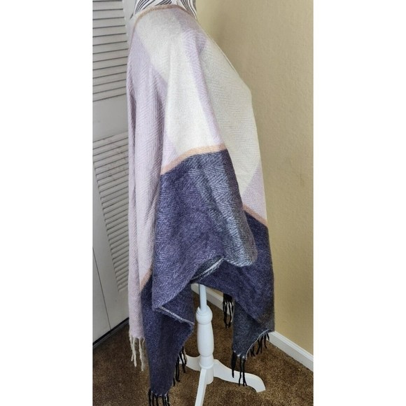Woolrich Color Block Open Front Fringe Soft Poncho Shawl Blanket OS  Comfy‎ - Picture 5 of 8